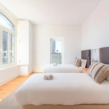 Guestready - Spacious 2 Bedroom Apt Near The River * Lisbon